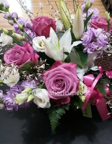 Cesto Fiori Misti , nei toni del Lilla , Rosa